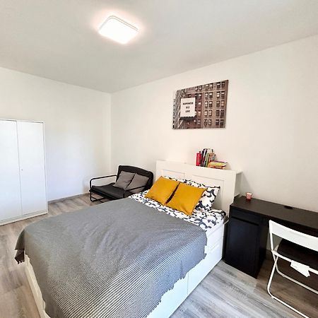 New 2022 Family&Friends Downtown Ac 3Br 2Ba Free Parking Big Balcony Near Metro&Train Station Self Check-In Apt Budapeste Exterior foto